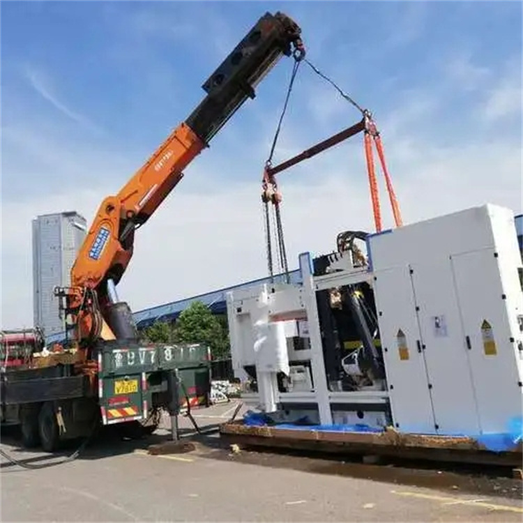 老新镇吊集装箱的吊车电话